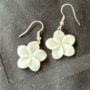 Pretty little ivory colored flower earrings